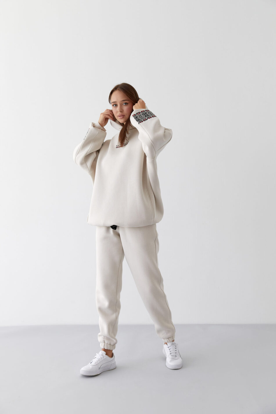 Теплий жіночий костюм OVERSIZE худі з Вишивкою + джогери Таш 2