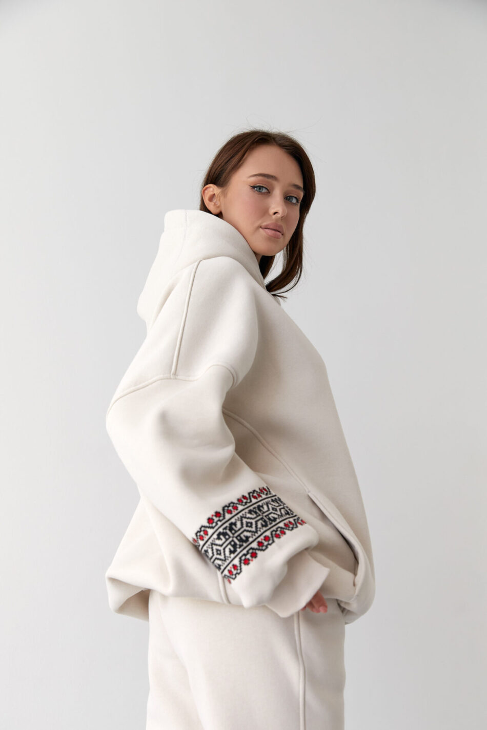 Теплий жіночий костюм OVERSIZE худі з Вишивкою + джогери Таш 5