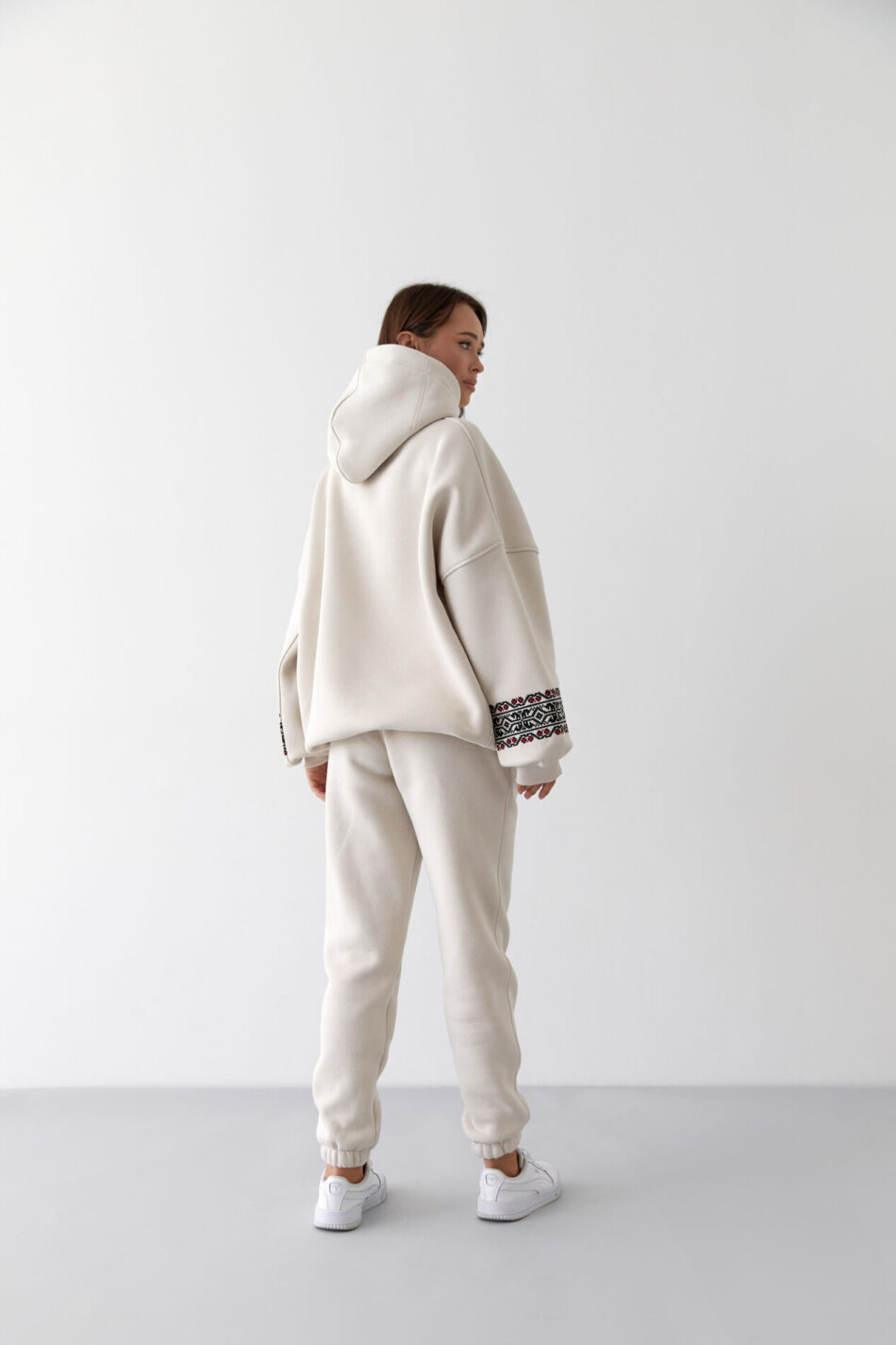 Теплий жіночий костюм OVERSIZE худі з Вишивкою + джогери Таш 6