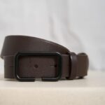 Жіночий шкіряний ремінь Шоколадний з чорною матовою пряжкою