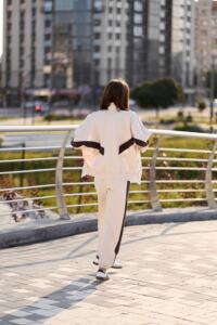 Жіночий костюм Evelyn з КАНТОМ та вишитим лого Таш - Зображення 3