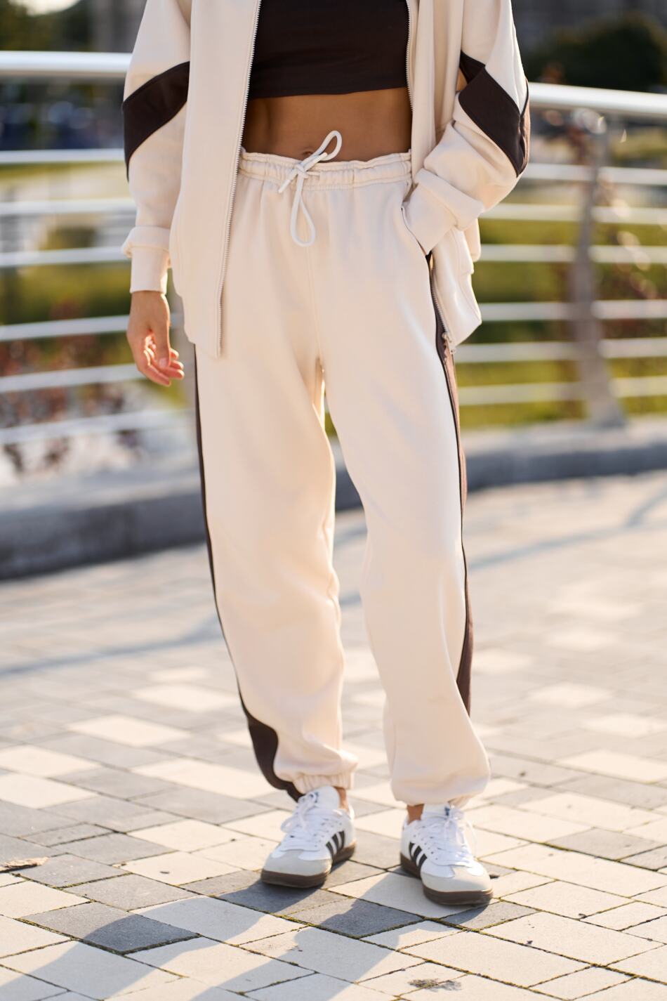 Жіночий костюм Evelyn з КАНТОМ та вишитим лого Таш - Зображення 5