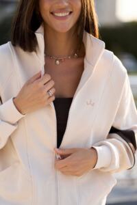 Жіночий костюм Evelyn з КАНТОМ та вишитим лого Таш - Зображення 7