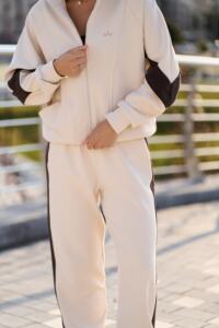 Жіночий костюм Evelyn з КАНТОМ та вишитим лого Таш - Зображення 8