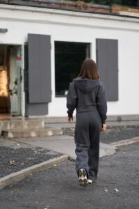 Теплий жіночий костюм з палаццо SOPHIA Графіт - Зображення 12