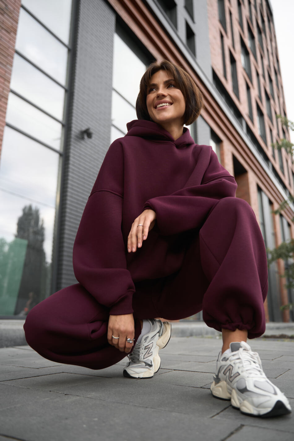 Теплий жіночий Oversize костюм від Fanme, з трьохнитки на флісі Бургунді - Зображення 15