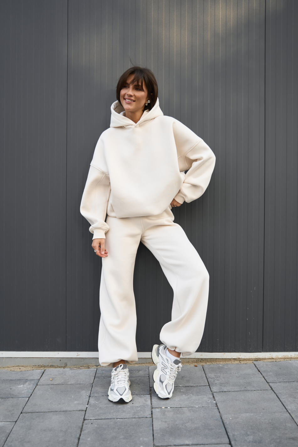 Теплий жіночий Oversize костюм від Fanme, з трьохнитки на флісі Айворі - Зображення 6