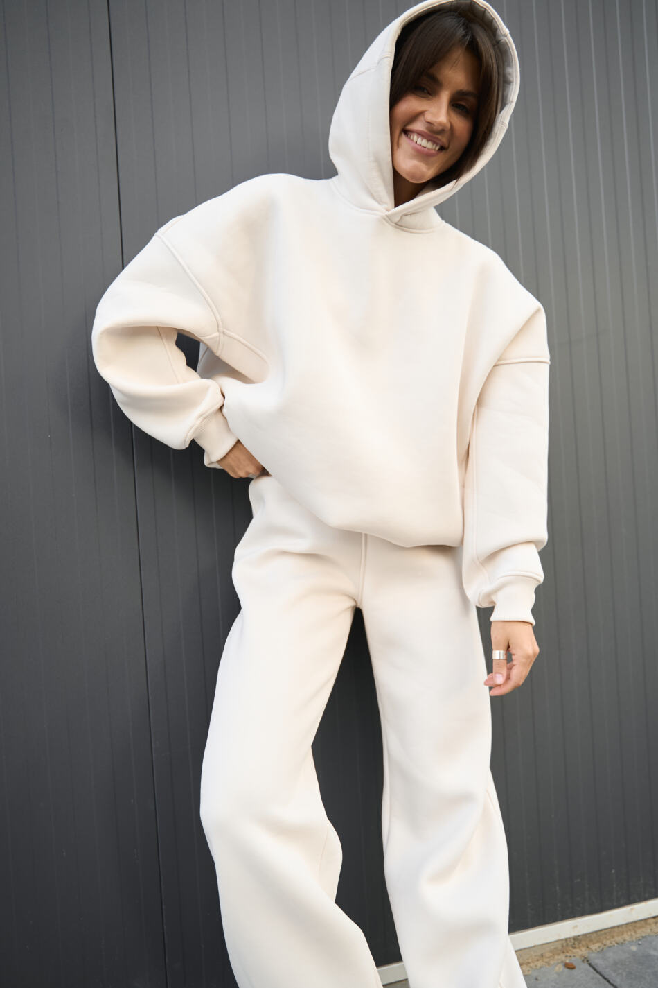 Теплий жіночий Oversize костюм від Fanme, з трьохнитки на флісі Айворі - Зображення 11