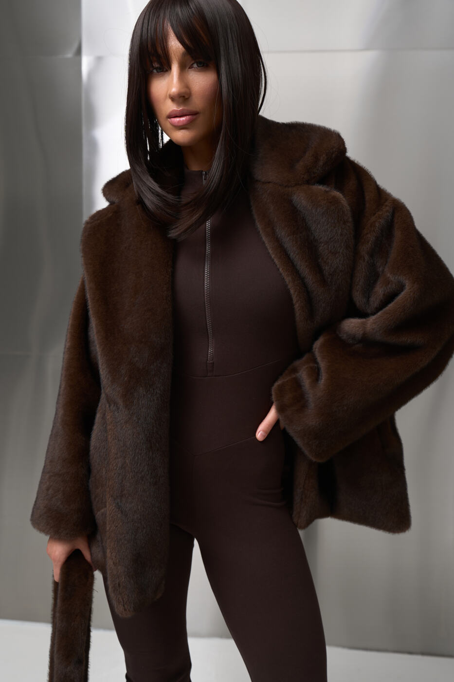 1AK09591 Шубка з екохутра (норка) Fierra Шоколадна - Зображення 1