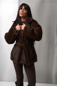 Шубка з екохутра (норка) Fierra Шоколадна - Зображення 6