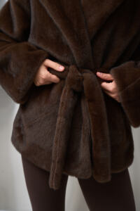 Шубка з екохутра (норка) Fierra Шоколадна - Зображення 9
