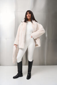 Шубка з екохутра (норка) Fierra Молочна - Зображення 2