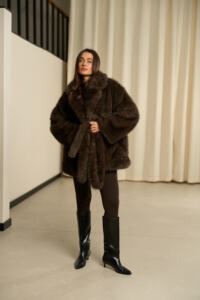 Шубка з екохутра (писец) Fierra Шоколадна - Зображення 4