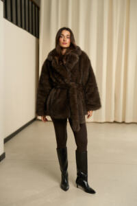 Шубка з екохутра (писец) Fierra Шоколадна - Зображення 9